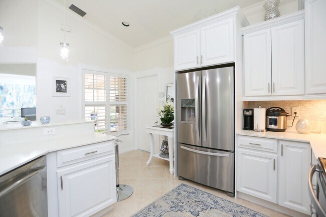 Building Photo - **WORLD TENNIS CENTER**3 BEDS/3.5 BATHS**F...