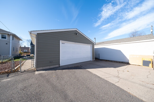 Building Photo - 3531-2 1/2 2 1/2 St NE