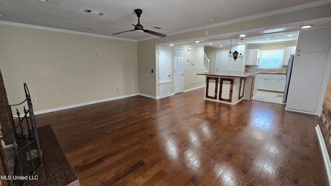 Building Photo - 933 Glastonbury Cir