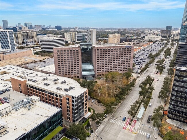 Building Photo - 1901 Post Oak Blvd
