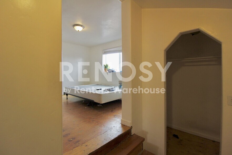 Building Photo - 139 S Raleigh St