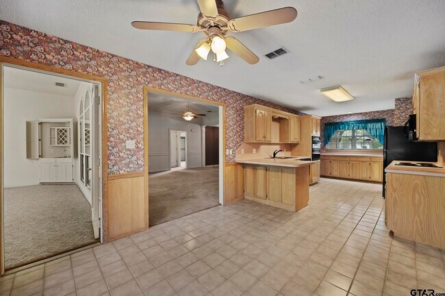 Building Photo - 11933 White Deer Trail