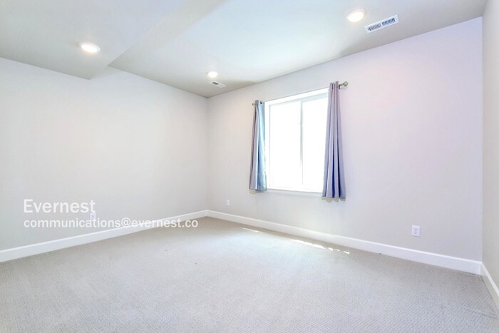Building Photo - 6936 Hidden Cv Ct