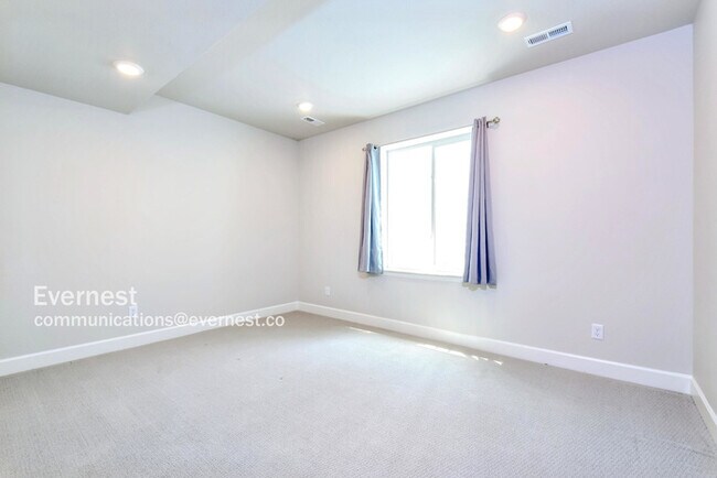 Building Photo - 6936 Hidden Cv Ct