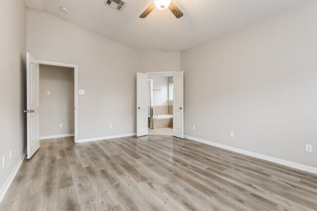 Building Photo - 15010 Cave Creek Ct