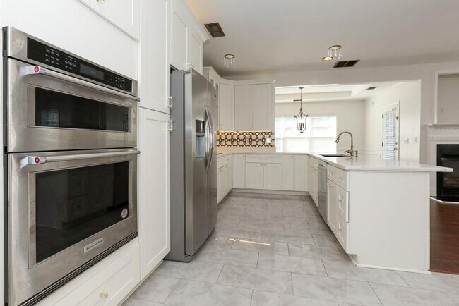 Building Photo - 2871 Cross Creek Dr