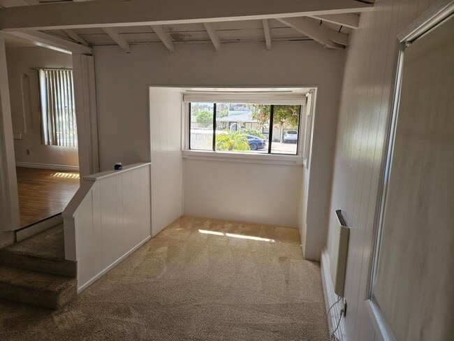 Building Photo - 2 Bedroom - 1 Bathroom home in Bay Park