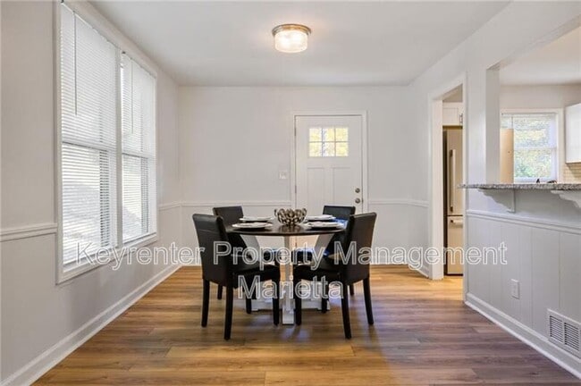 Building Photo - 1056 Azalea Cir NE