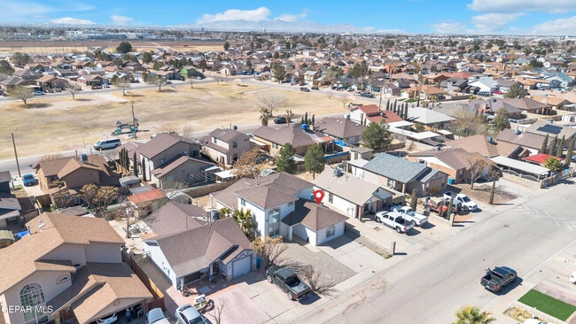 Building Photo - 10400 Valle Koki Dr