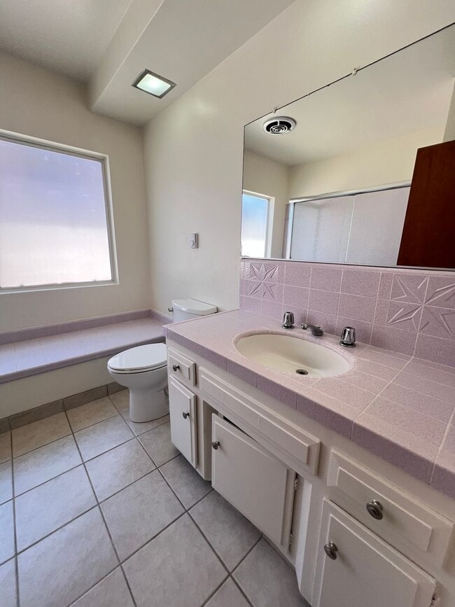 Building Photo - LEB