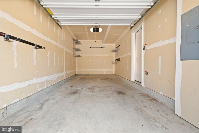 Building Photo - 8317 Horned Owl Ln