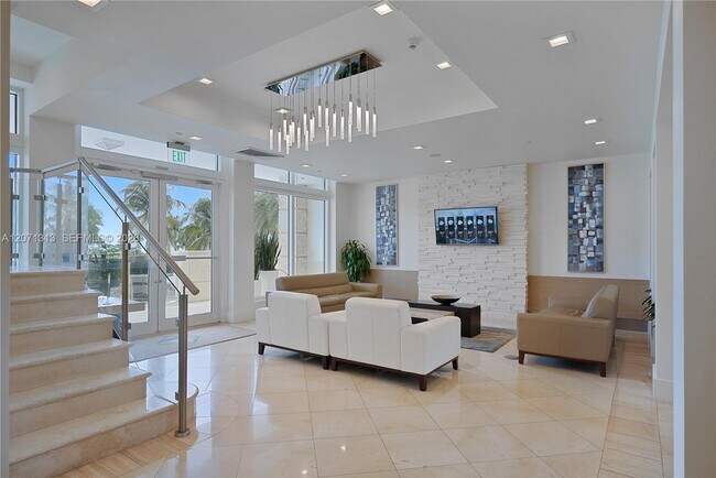 Building Photo - 4775 Collins Ave