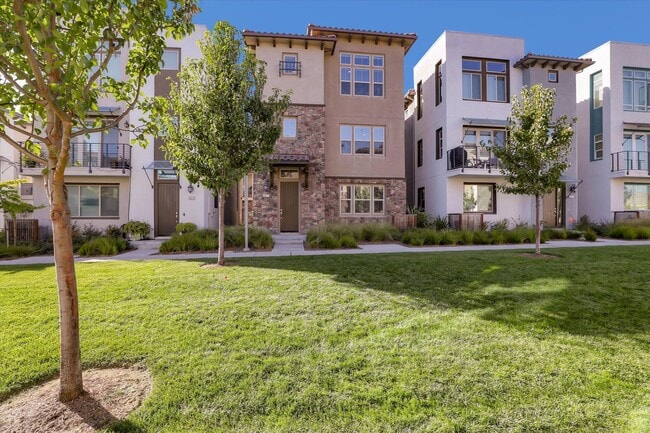 Building Photo - MODERN LUXURY IN SCENIC COMMUNICATIONS HILL LIGHT-FILLED INTERIORS WITH GREENBELT VIEWS
