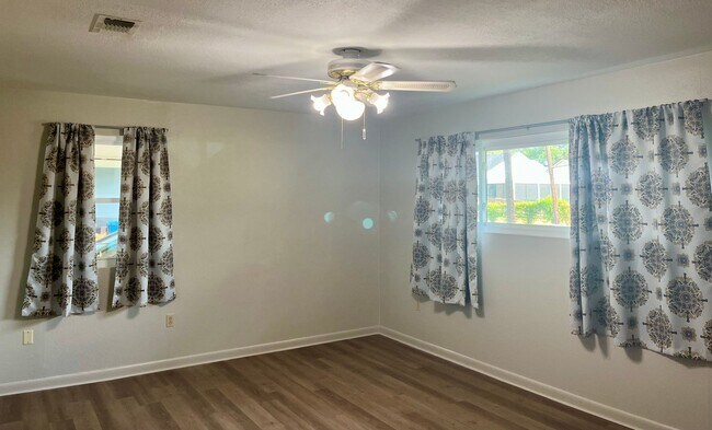 Building Photo - Port Allen-Great Location near historic downtown with new finishings!