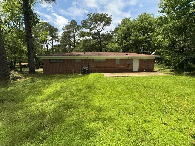 Building Photo - 5558 Queen Mary Ln