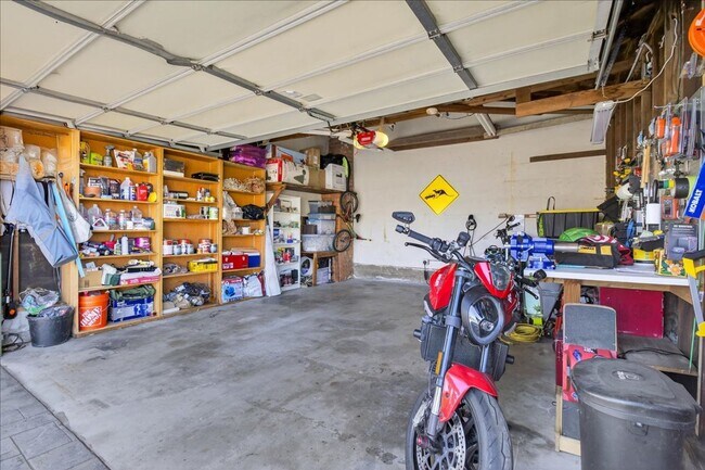 Building Photo - Beautiful & Spacious South Torrance Home