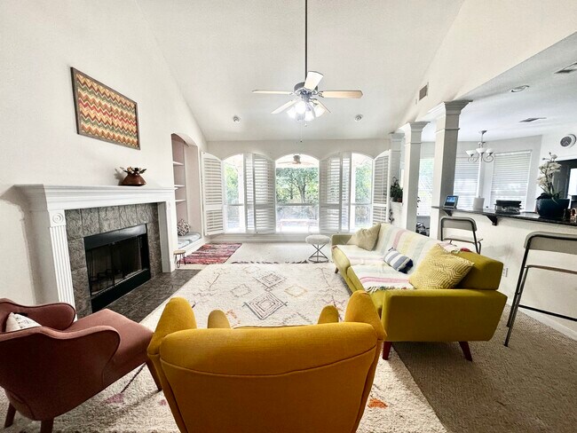 Building Photo - 10304 Peekston Dr