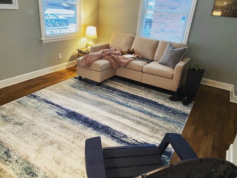 Building Photo - 2013 Waverly Av.