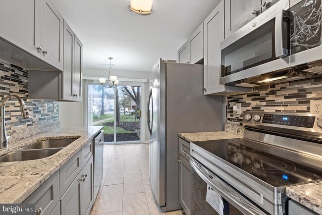Building Photo - 759 Palmer Dr