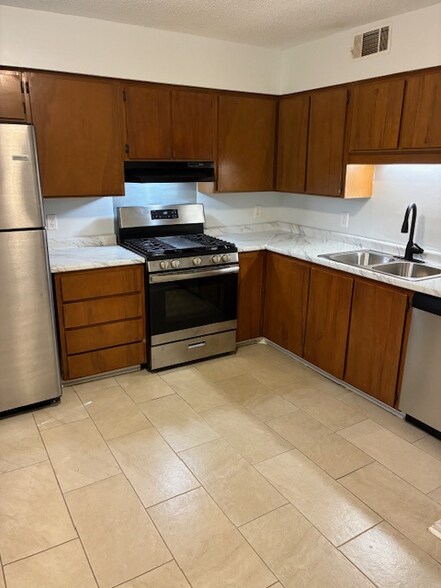 Primary Photo - 2203 Jurgensen St