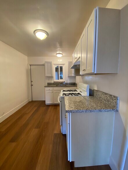 Building Photo - 3402 Mayfair Dr S