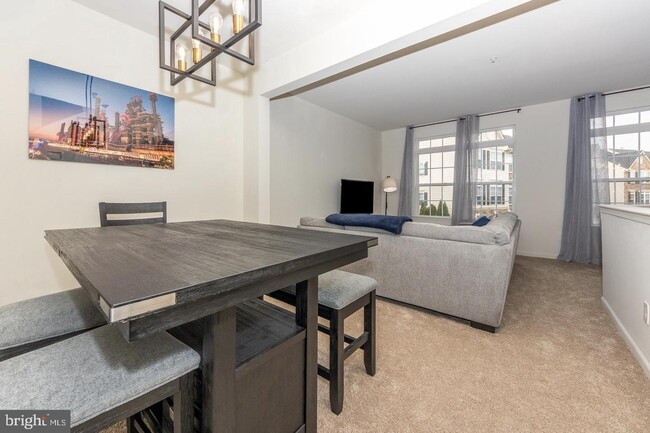 Building Photo - 1644 Oakridge Ln