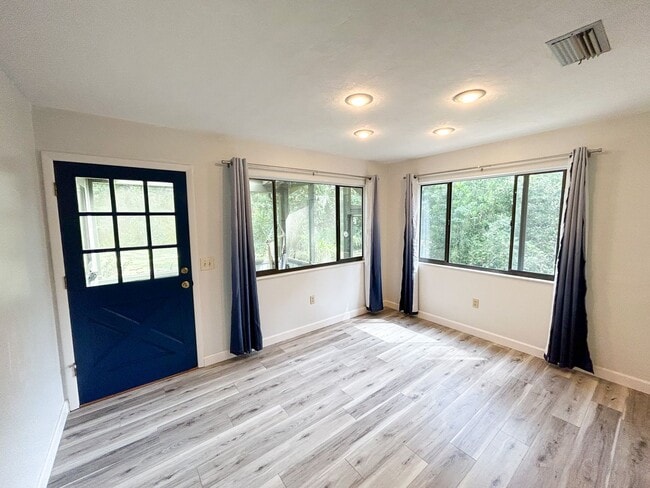 Building Photo - 1824 SW 35th Ave