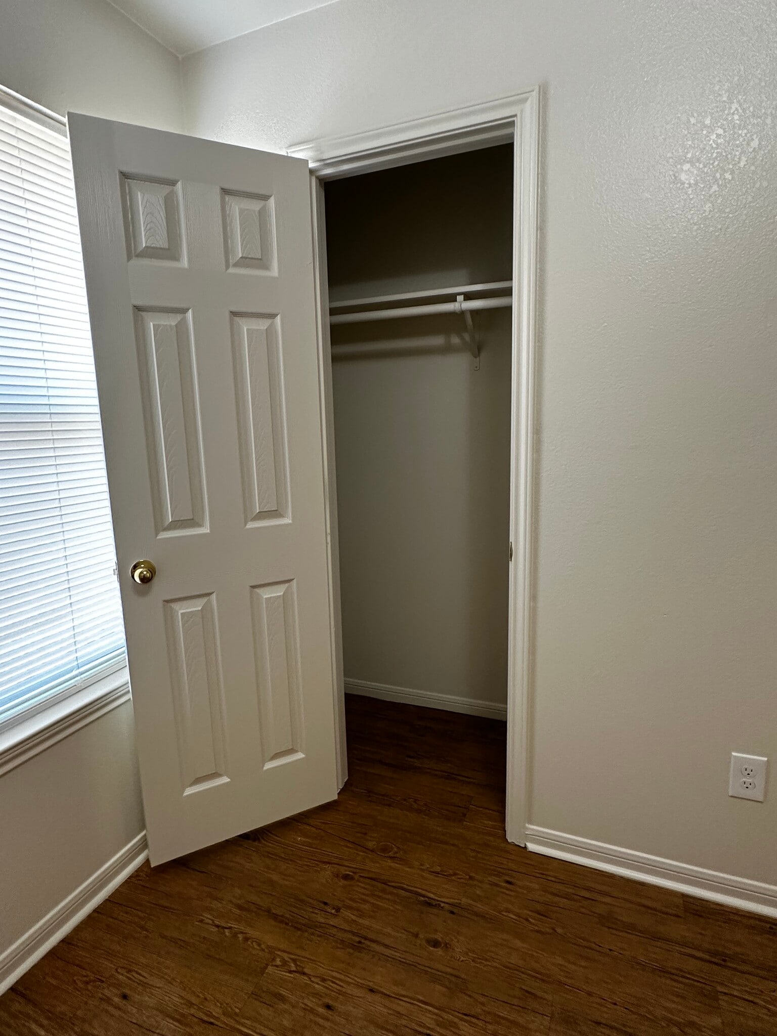 Building Photo - 409 Topeka Ct