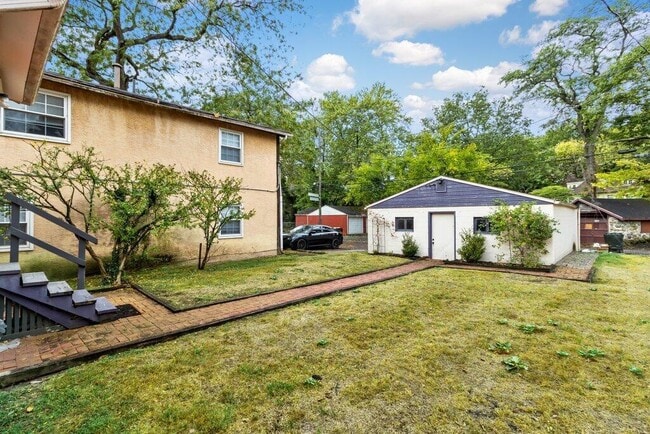 Building Photo - 2027 N 4th St