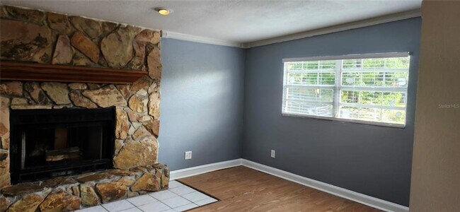 Building Photo - 1103 Southside Dr