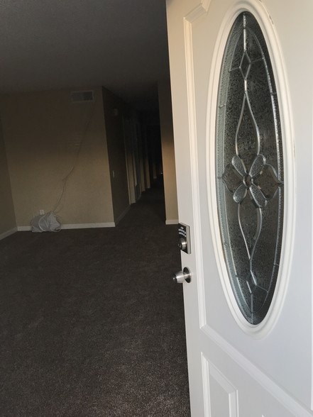 Entry - 836 Pillar Point Way