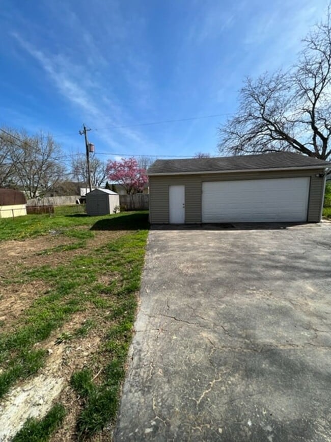 Building Photo - 5441 Deforest Dr
