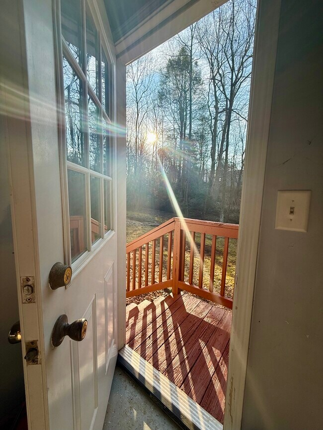 Building Photo - 27 Montford Ct