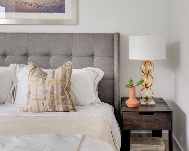 Building Photo - 5026 Bryan St