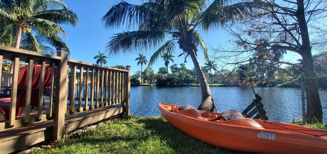 Building Photo - 4154 SW 49th St