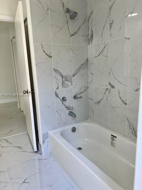 Building Photo - 10601 NW 18th Ct