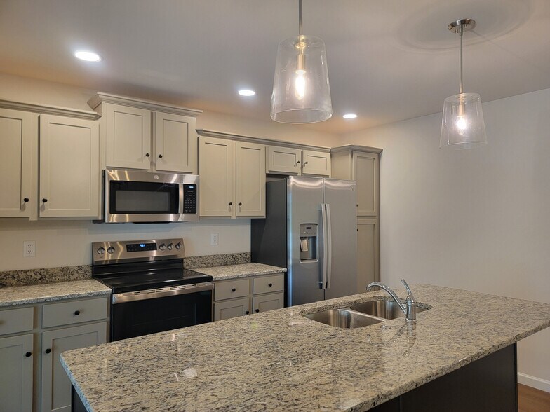 Building Photo - 87 Beech Tree Ct
