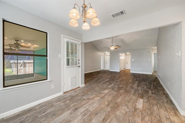 Building Photo - 7501 Whistlestop Dr