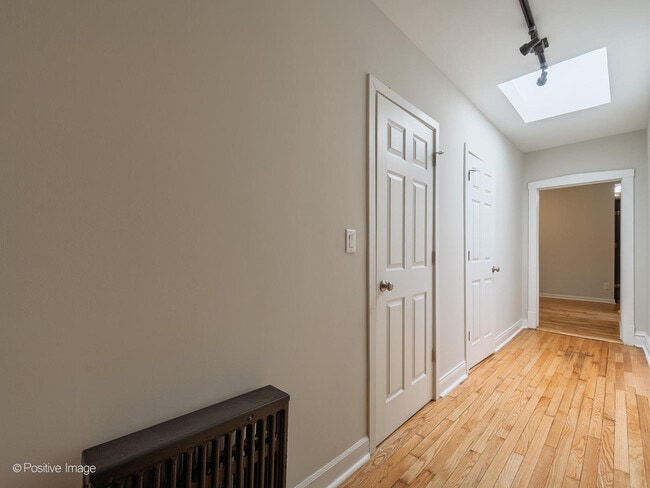 Building Photo - 2013 W North Ave