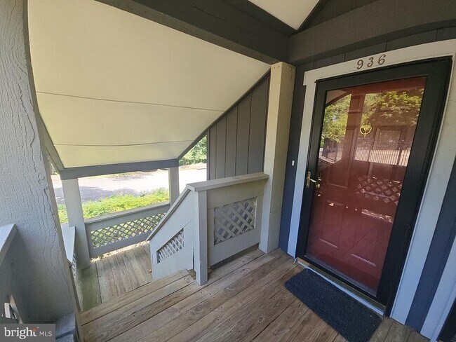 Building Photo - 936 Windbrooke Dr