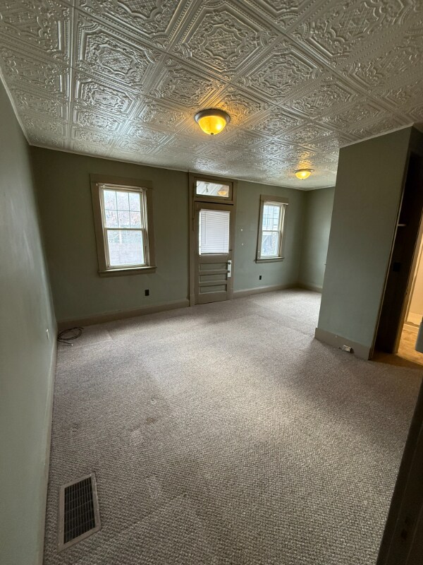 Building Photo - 1220 Valley-View Ave