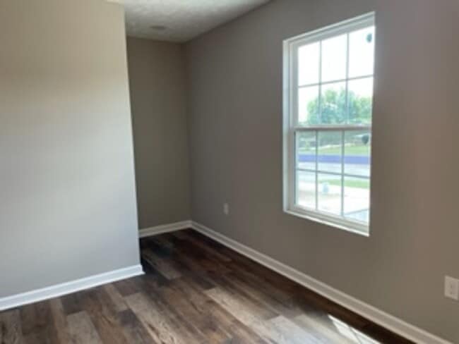 Building Photo - Charming Townhome Minutes from Tim's Ford Lake!