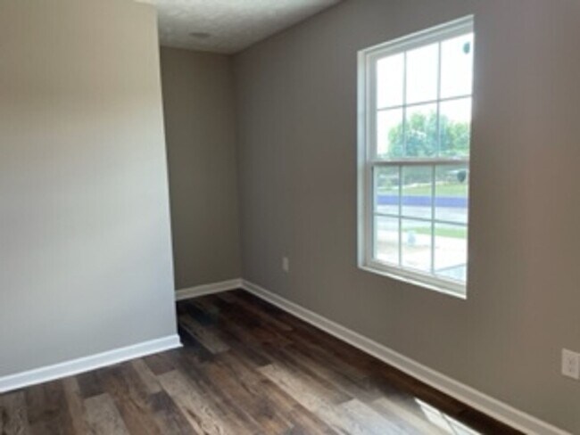 Building Photo - COMING SOON...Charming Townhome Minutes from Tim's Ford Lake!