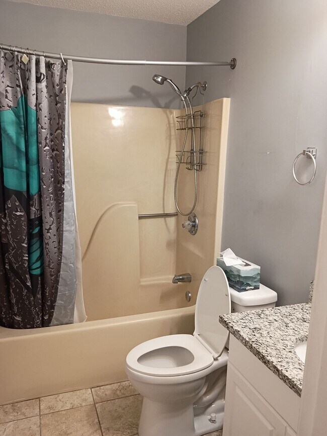 Building Photo - Golf Colony VII