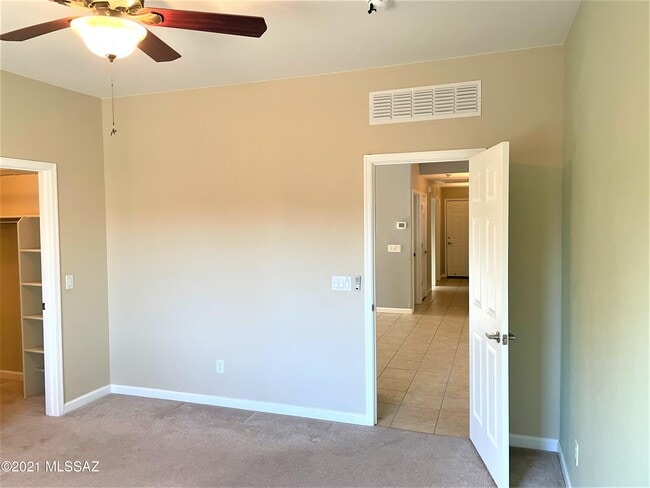 Building Photo - 5579 W Dove Loft Dr