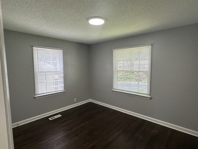 Building Photo - 10110 Tappan Dr