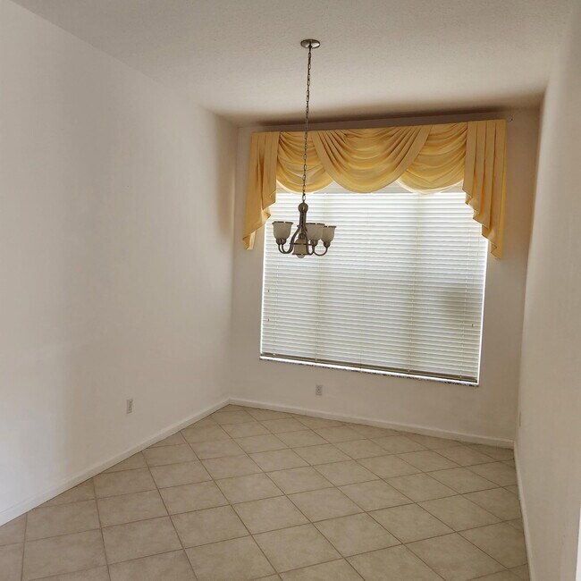 Building Photo - 2018 Reston Cir