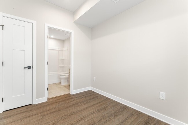 Building Photo - 303 Golan Cir