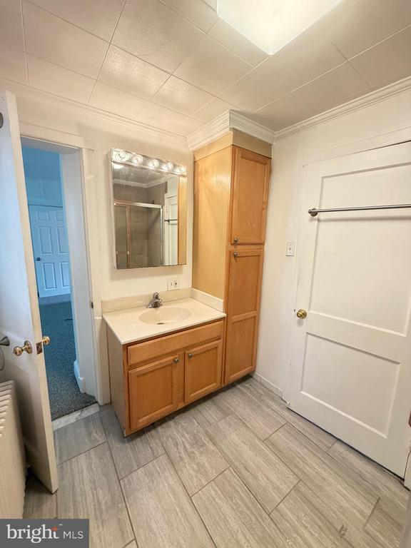 Building Photo - 1087 Buttonwood Ave