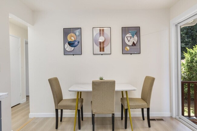 Building Photo - 12527 SE 52nd St